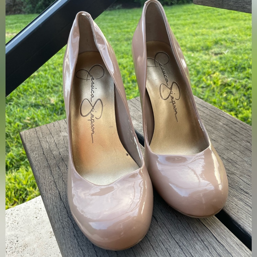 Jessica Simpson nude heels size 6.5